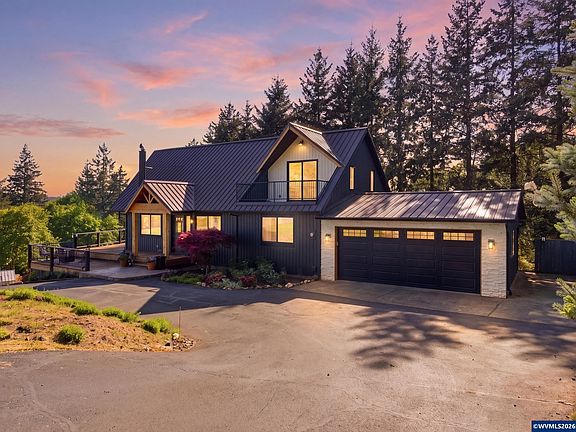 2nd image of 3595 Great Oaks Ln SE