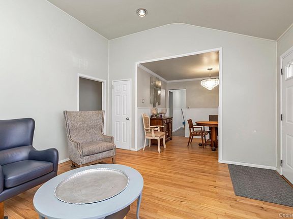 4th image of 106 Green Avenue