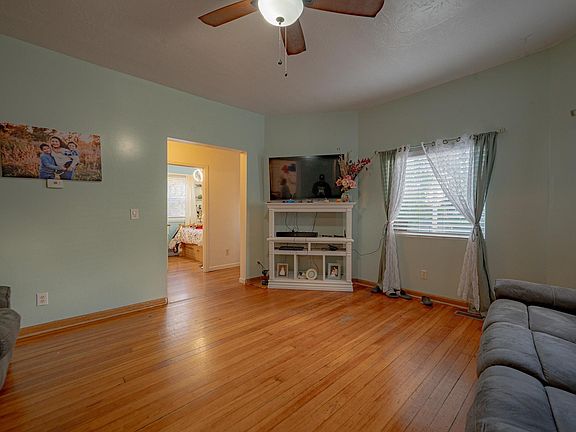 3rd image of 1800 Court St #2