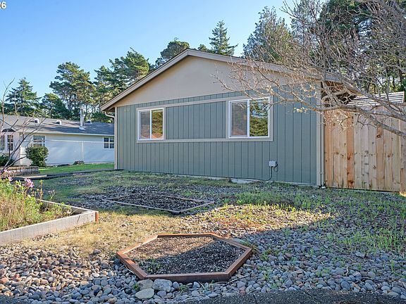 4th image of 1250 34th Pl