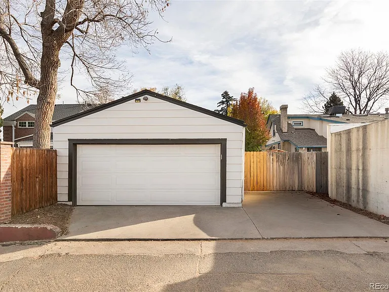 1303 S Downing St — Photo 32