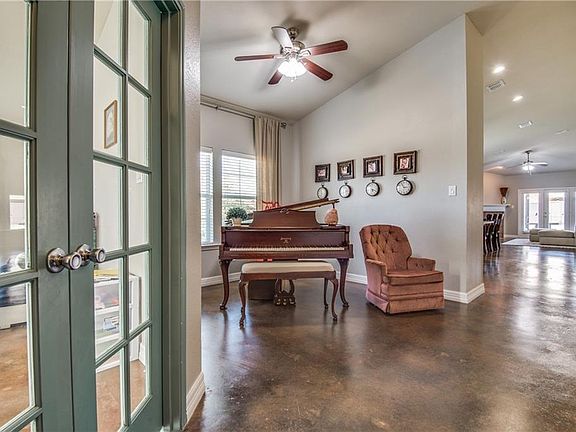 4th image of 7412 Ty Cir