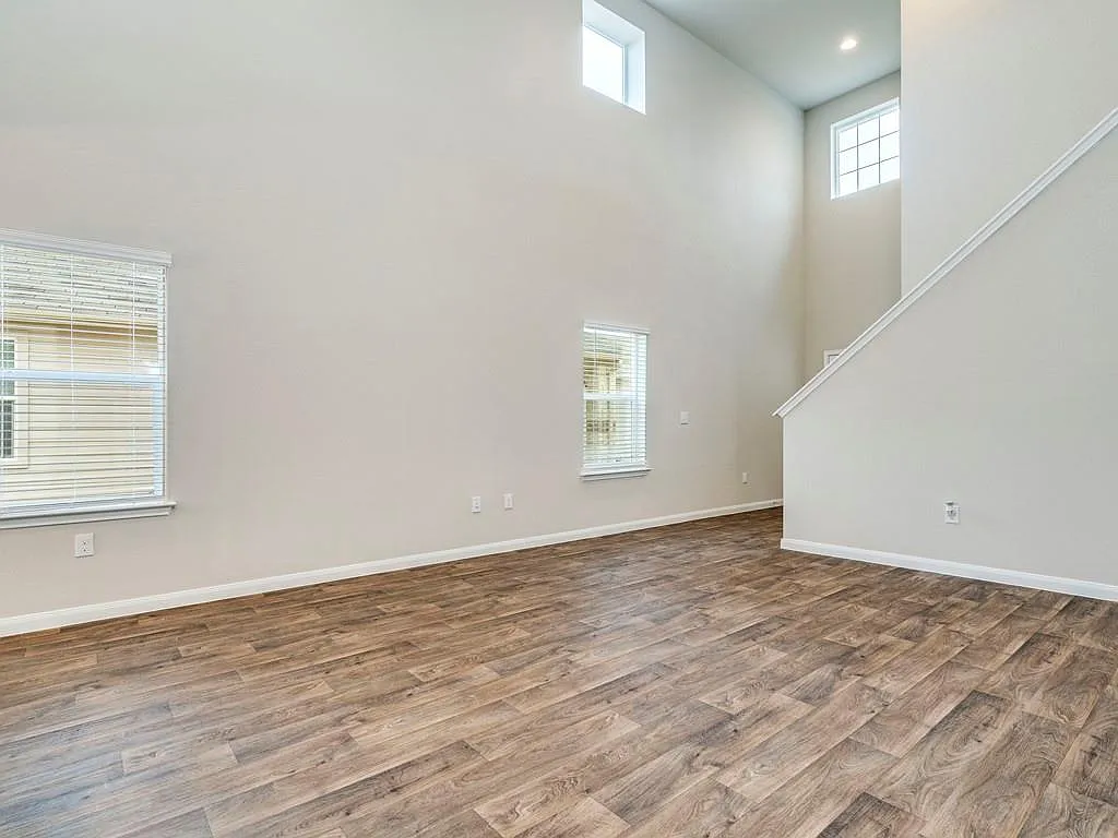 3 bed, 2.5 bath, 1779 sqft, $2,200 — Photo 4