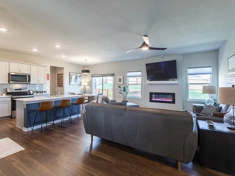 6420 Kyla Dr — Photo 40