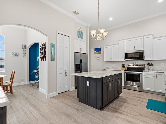 4th image of 5771 NW Belwood Circle