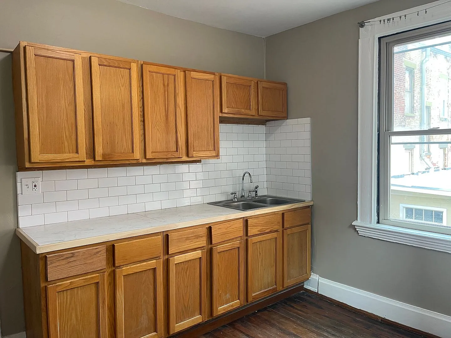 8 East 16th Street — Photo 2