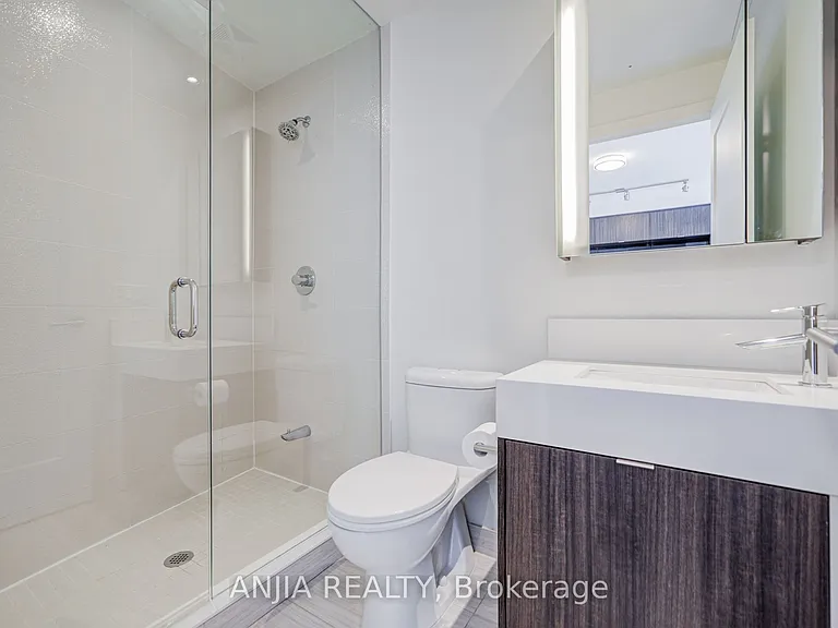 10 York St #5608 — Photo 21