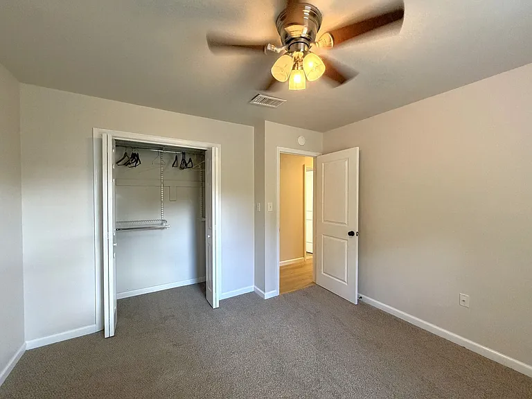 941 Valley Rd — Photo 14