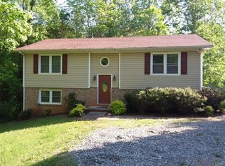 136 Ridgeview Ln, Madison Heights, VA 24572