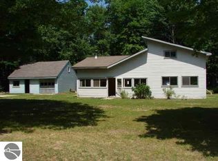 11086 Hodenpyle Rd, Mesick, MI 49668