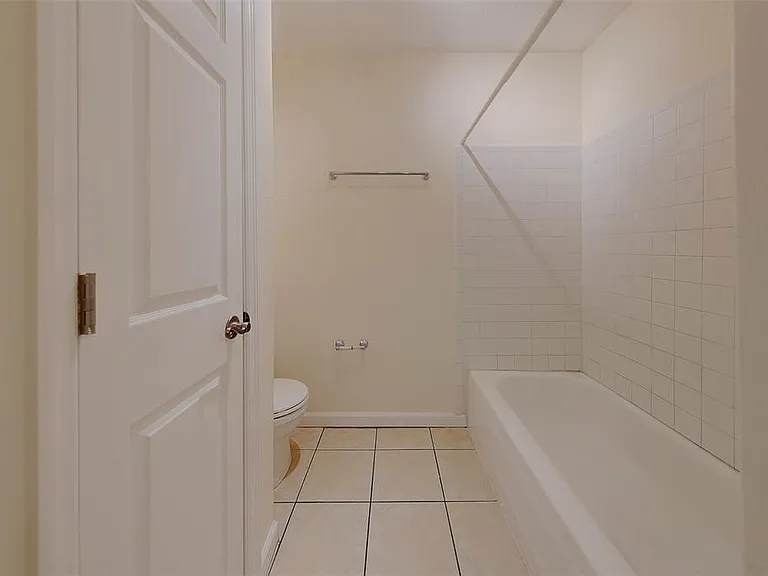 222 Pompano Dr SE #H — Photo 22