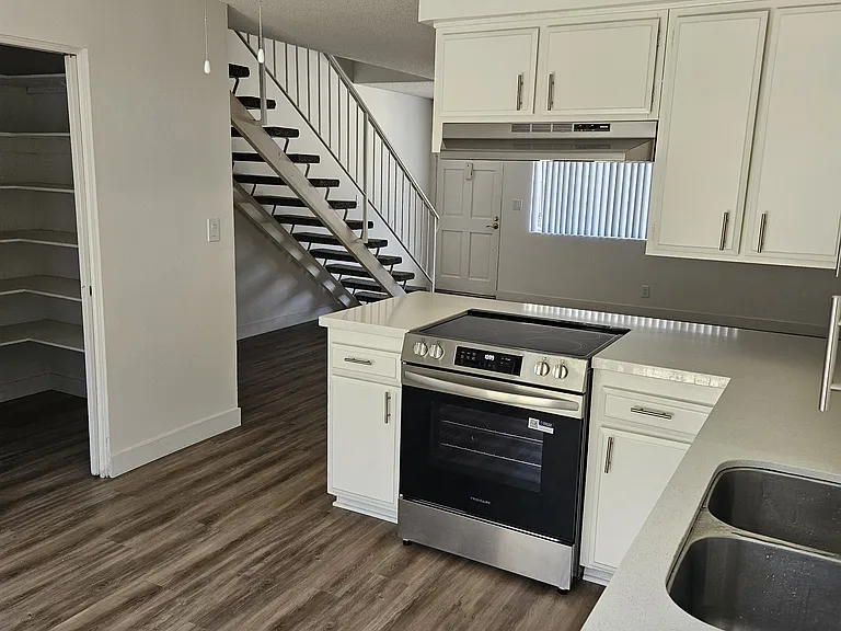 9245 Elm Vista Dr #105 — Photo 2