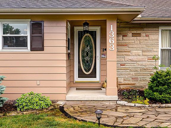 2nd image of 1363 Pleasant Valley Dr