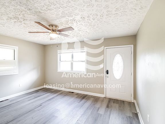 1113647_002_living_room_13853766.jpg