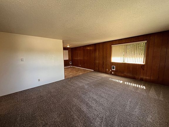 5th image of 3211-3233 NE Follett St #3211