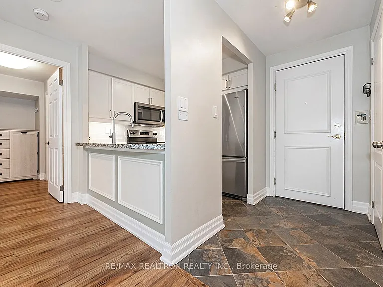 2111 Lake Shore Blvd W #505 — Photo 6