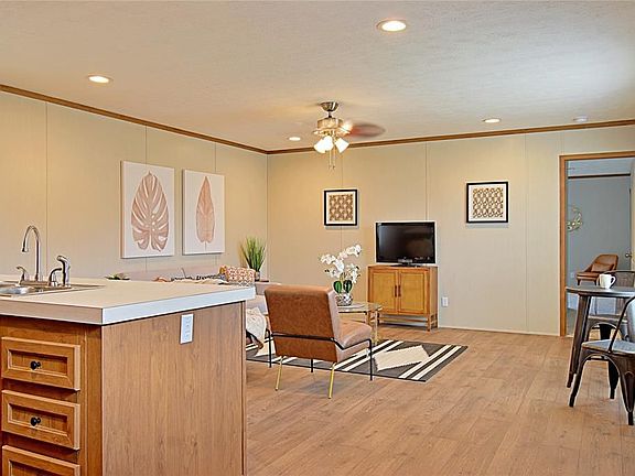 3rd image of 702 E Navigation Blvd #99