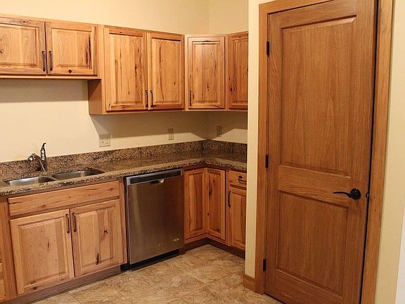 3rd image of 1109 S 13th St APT 8