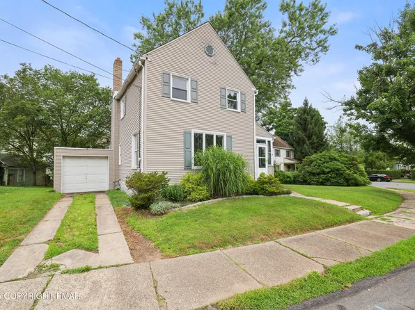 11 Oneida Pl, Forty Fort, PA 18704