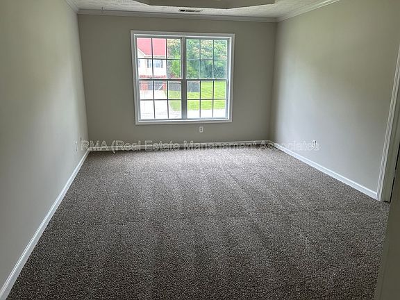 3rd image of 216 Sammy Cir