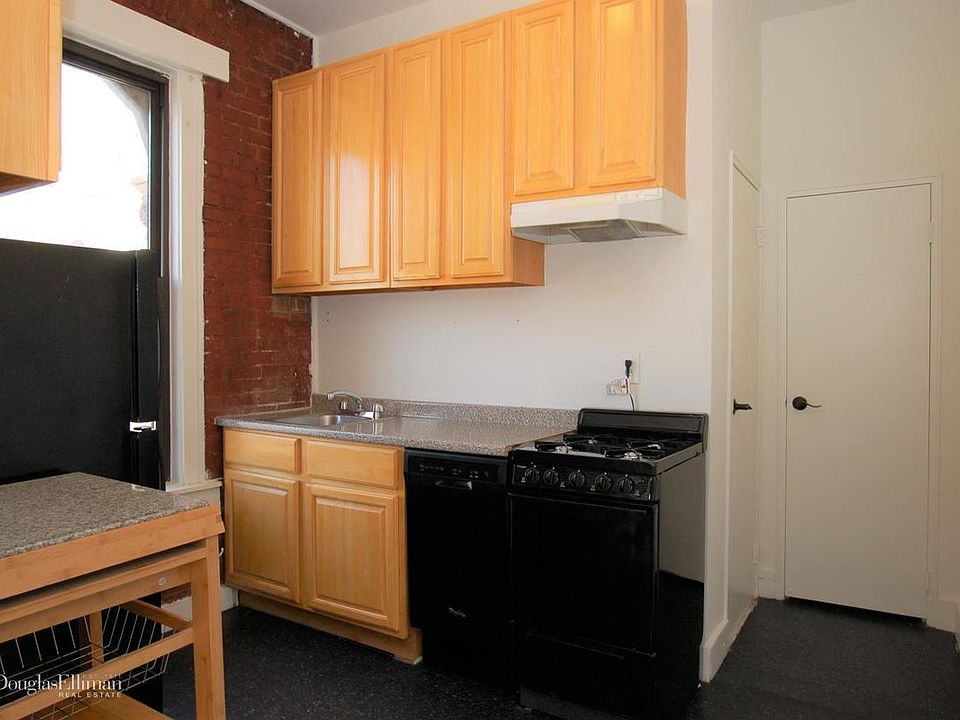 1st image of 277 Bleecker St #4B
