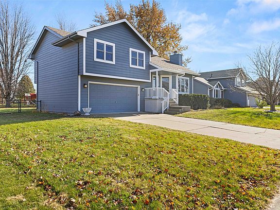 3rd image of 411 SW Kennybrook Dr