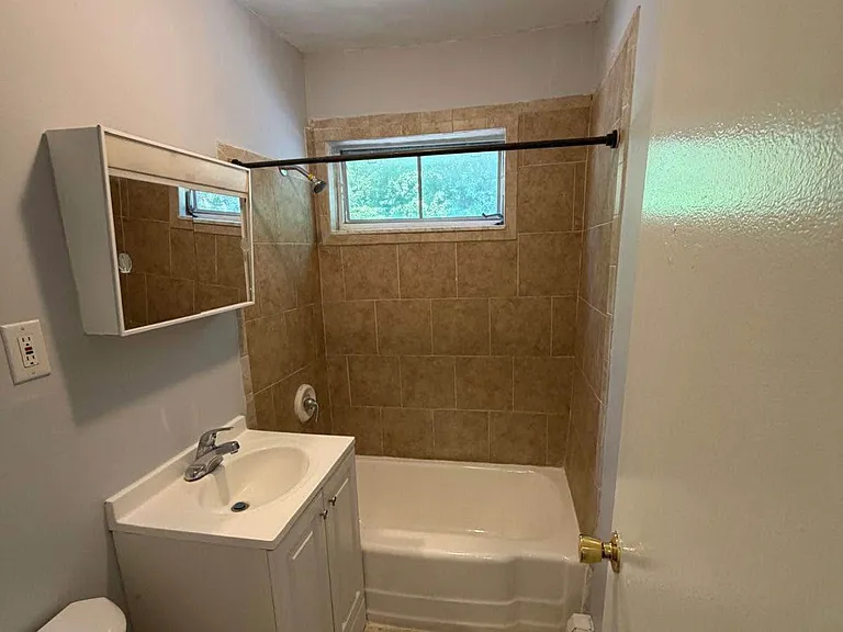 78 Park Ave #12 — Photo 3