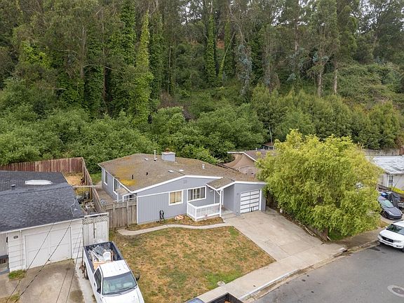 2nd image of 214 Dundee Dr