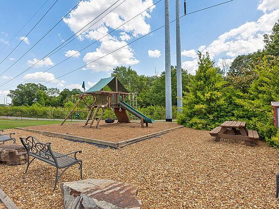 5th image of 2851 Waterhaven Dr