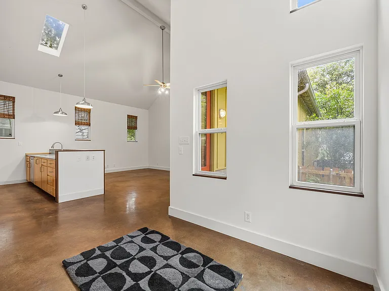 2214 Iva Ln #B — Photo 11