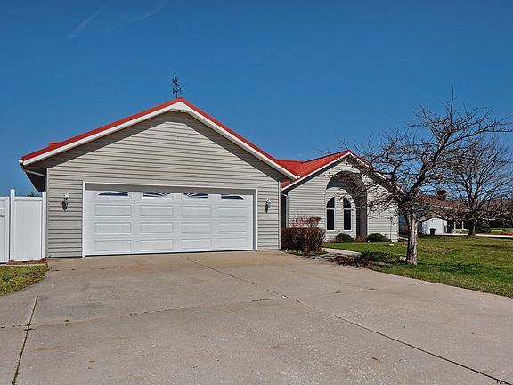 4th image of 10 Villa Heights Ct