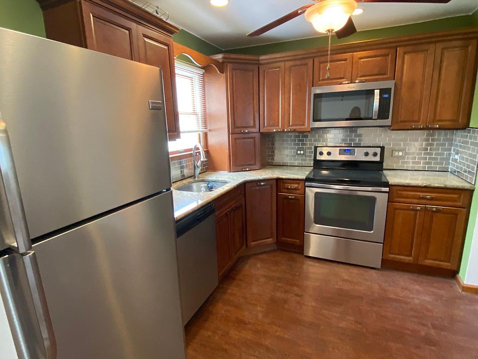 1st image of 39 Burling Ln S #1
