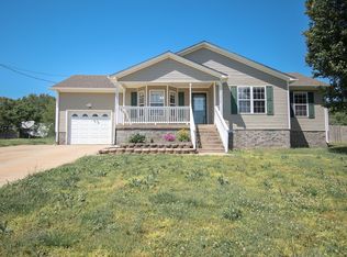626 Avondale Rd, Oak Grove, KY 42262