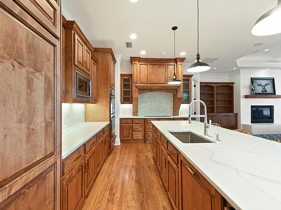 5th image of 13818 Windsor Crown Ct E