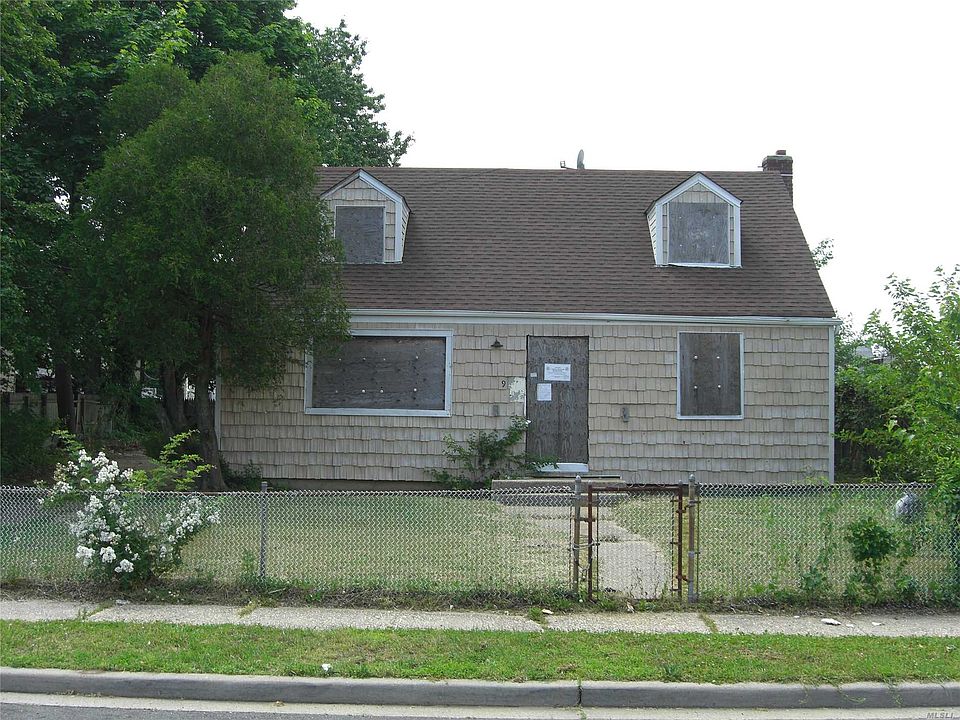 1st image of 926 Ditmas Ave