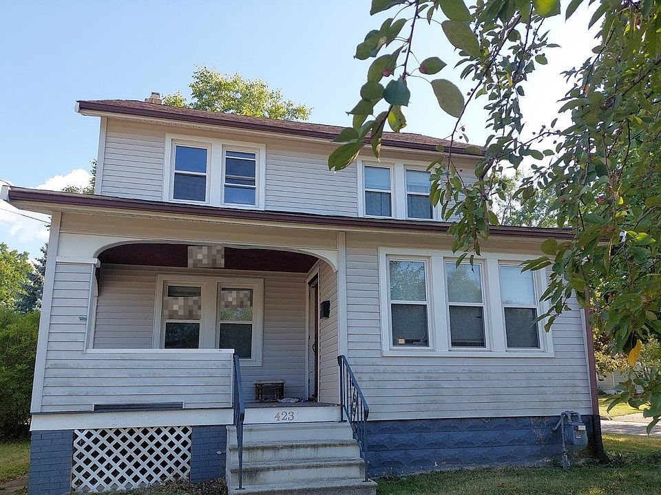 1st image of 423 W 32nd St