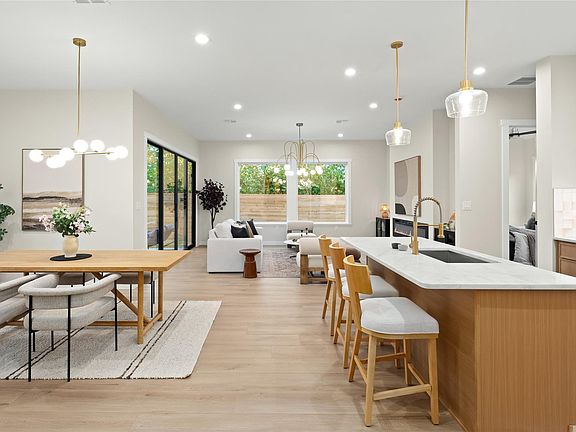 4th image of 901 Redd St #2