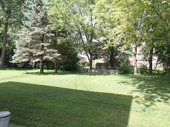 3rd image of 808 John St #810