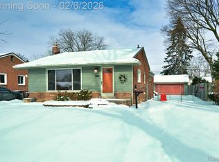 28184 Elmira St, Livonia, MI