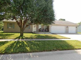 62 Kirkwood Dr, Clinton, IL 61727