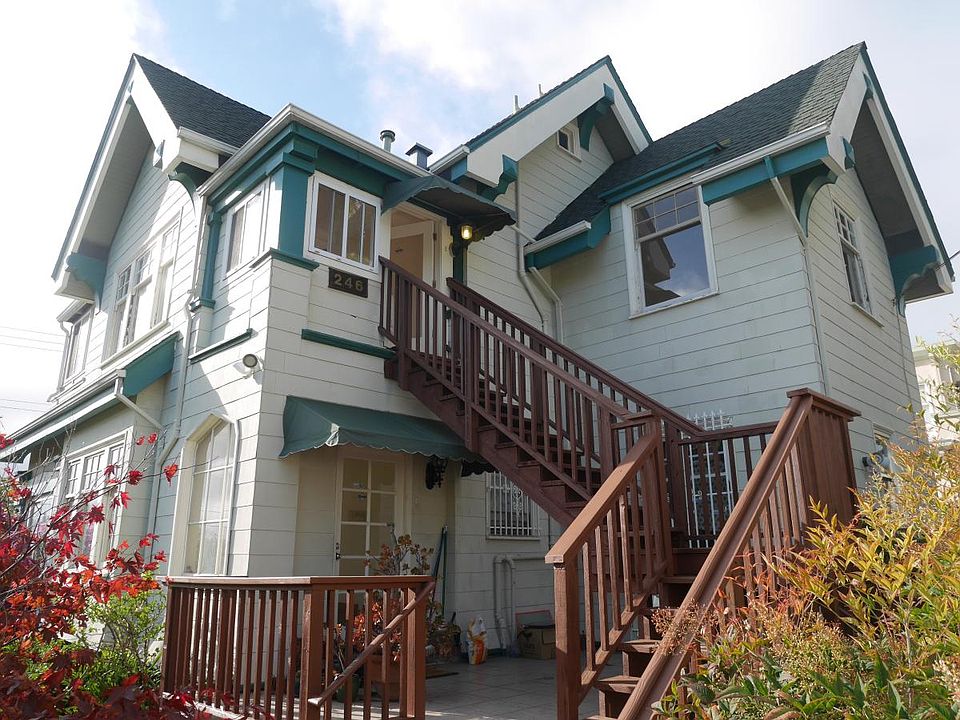 Duplex on large corner lot