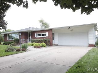 100 S Grandview Ln, Tremont, IL 61568