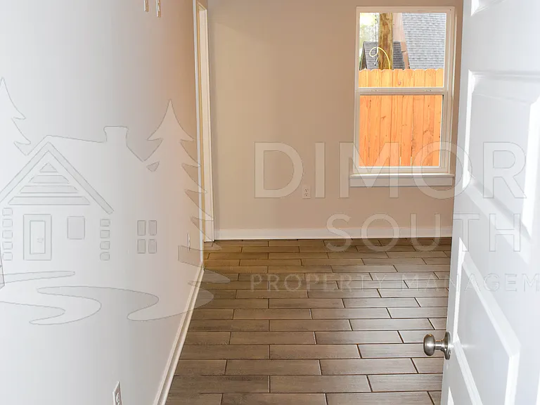 130 East Ave — Photo 7