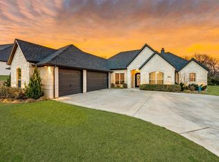 8042 White Dr, Granbury, TX 76049