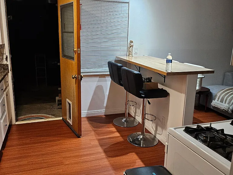 College Dr — Photo 8
