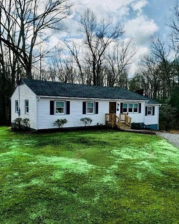 1st image of 204 Hill Dr