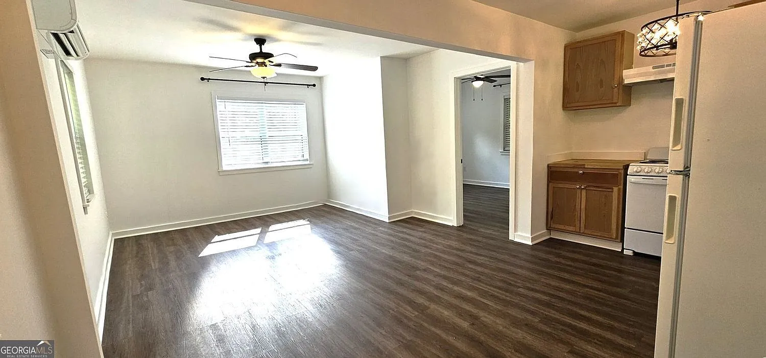1 bed, 1.0 bath, 500 sqft, $1,700 — Photo 2