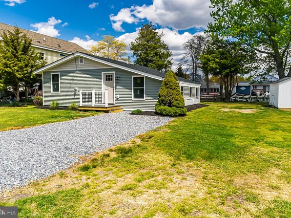 71 Admiral Dr, Tuckerton, NJ 08087