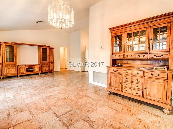 4th image of 2537 Desert Butte Dr