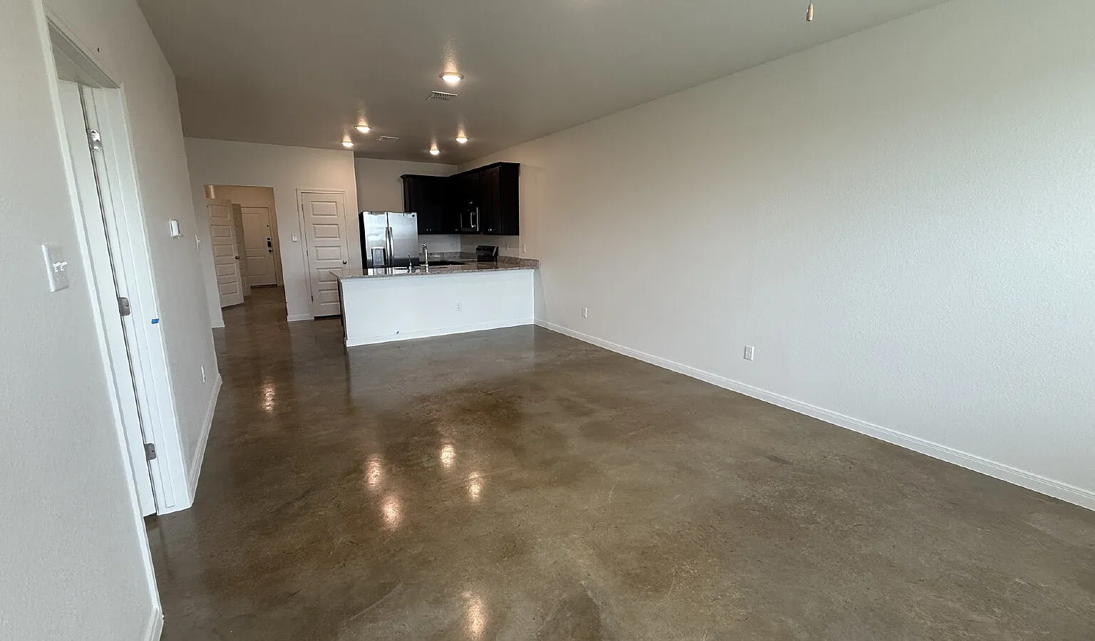 3 bed, 2.0 bath, 1175 sqft, $1,450 — Photo 4